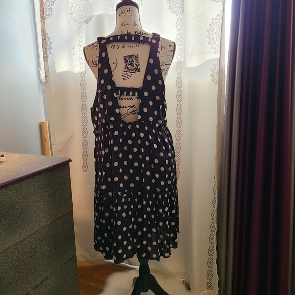 Dress - Picture 4 of 13